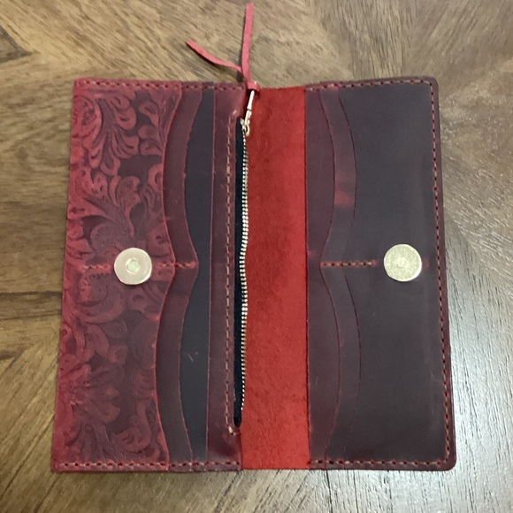 Red Embossed Leather Key & Card Holder BNWT Leather Handmade - Picture 5 of 7